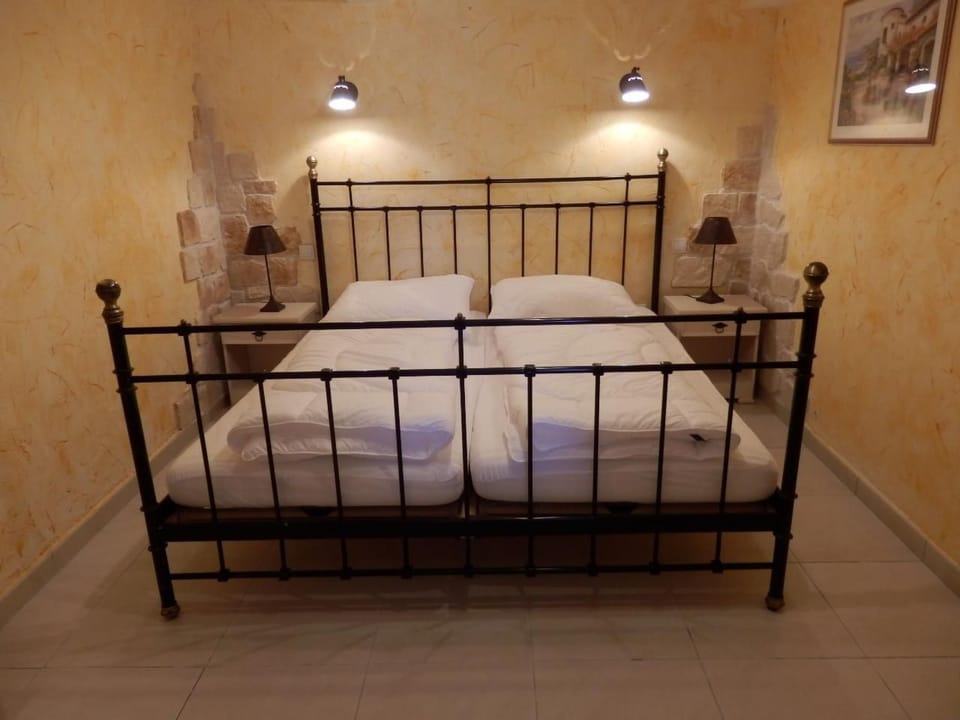 Rose Apartment in Saint-Raphael