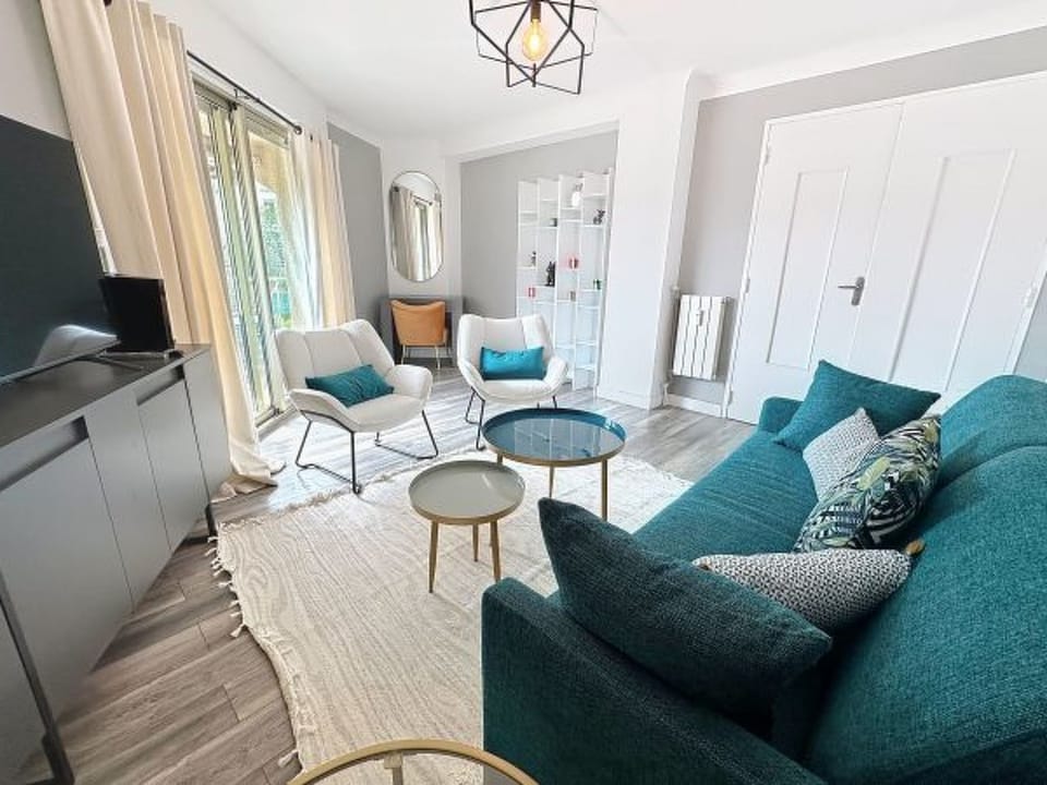 Beautiful 2 bedroom 2 mins from Croisette 337 Apartment in Cannes