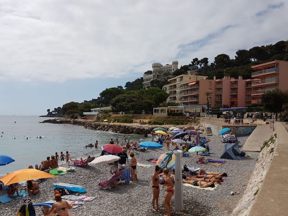 Ruhige Tourismusmöblierung mit Balkon und Pool Apartment in Roquebrune-Cap-Martin