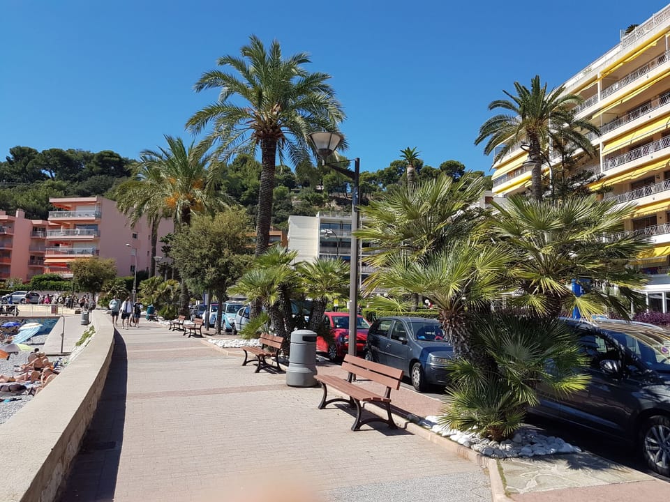 Ruhige Tourismusmöblierung mit Balkon und Pool Apartment in Roquebrune-Cap-Martin
