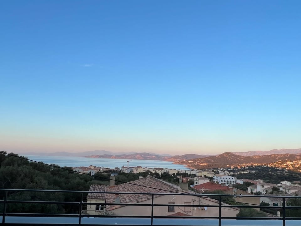 ISULA-RED_BEAUTIFUL_VIEW. Apartment in L'Île-Rousse