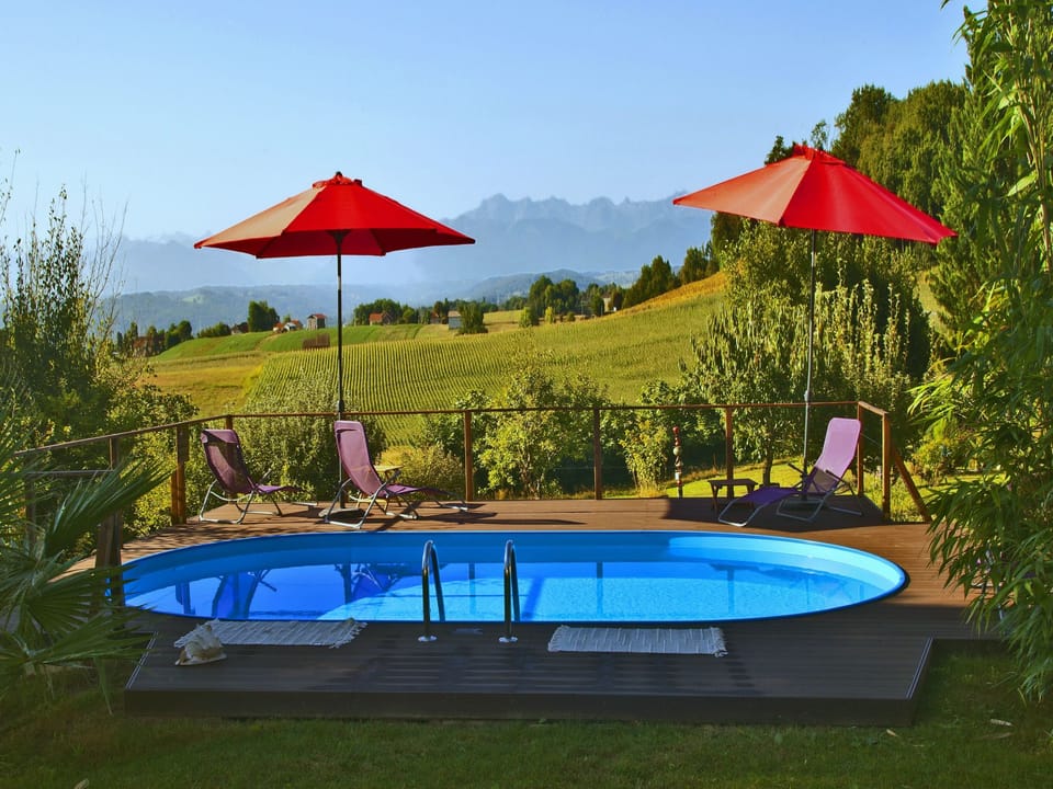 in Sarraguzan mit Privatem Pool Vacation rental in Occitanie