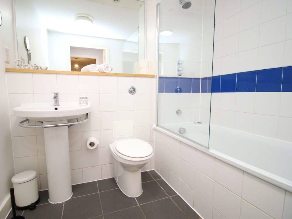 Zentrale Wohnung Bristol, 2 Betten, Balkon, Wi-Fi Apartment in Bristol