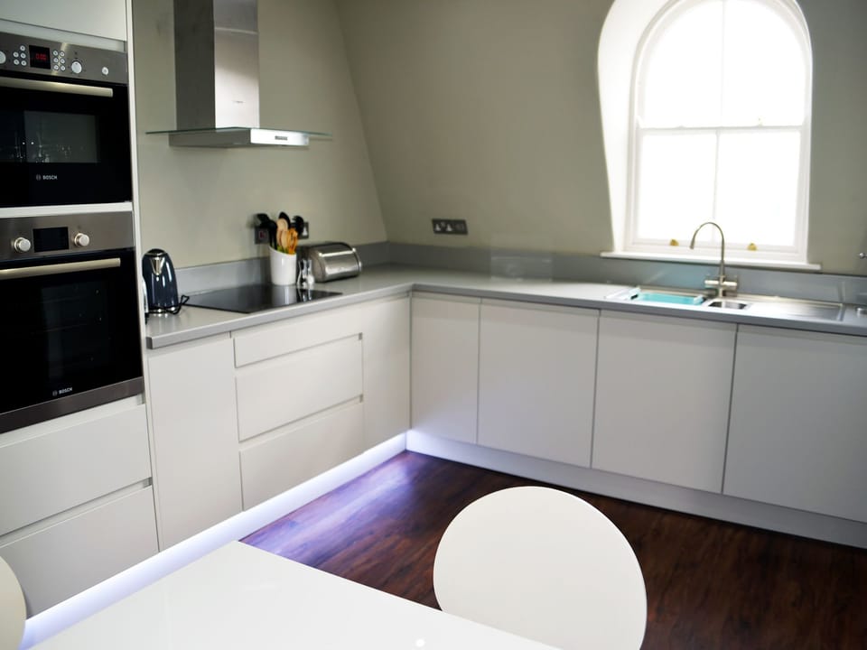 Helle, erst kürzlich vollständig renovierte (2016) Ferienwohnungen in einem den Apartment in Plymouth