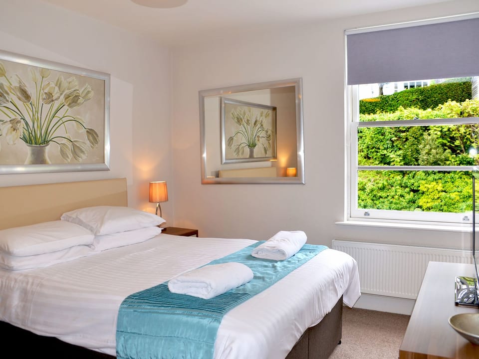 Modern eingerichtete Ferienwohnung in der ersten Etage mit Panorama-Meerblick v Apartment in Torquay