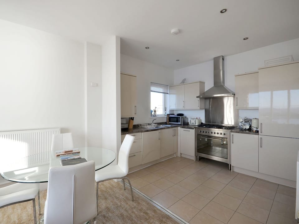 Lichtdurchflutete Ferienwohnung in der zweiten Etage mit Panorama-Blick über de Apartment in Torquay