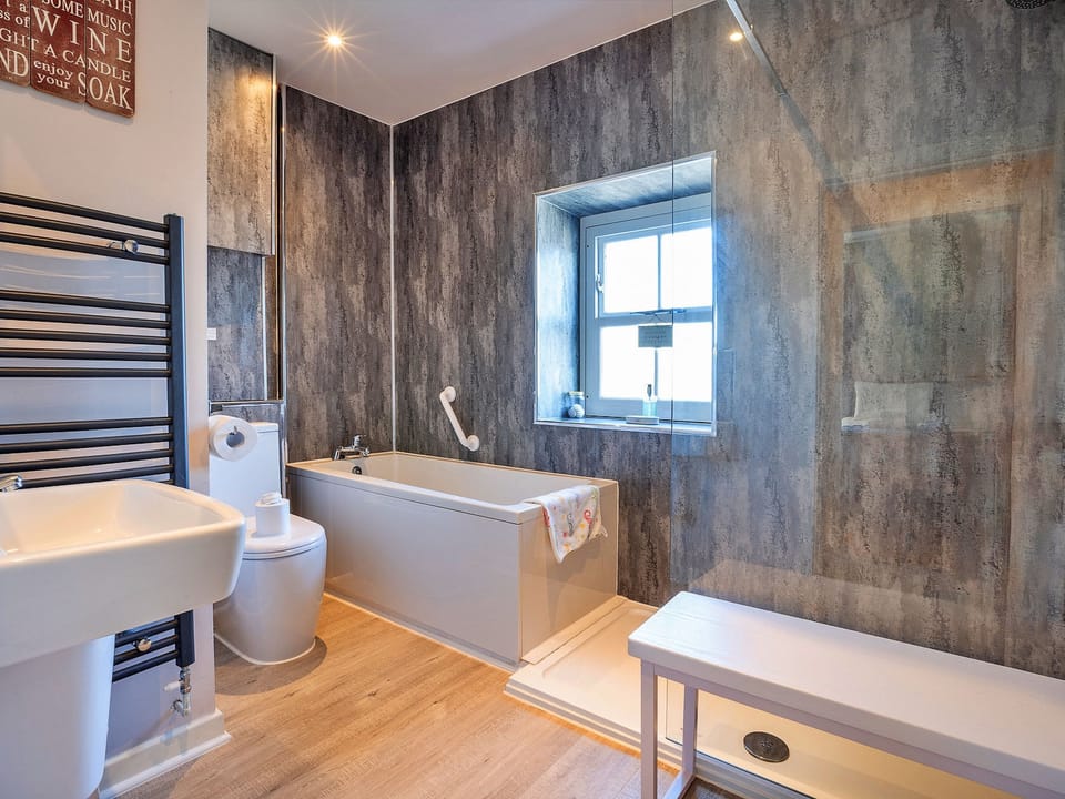 Bathroom / Wellness