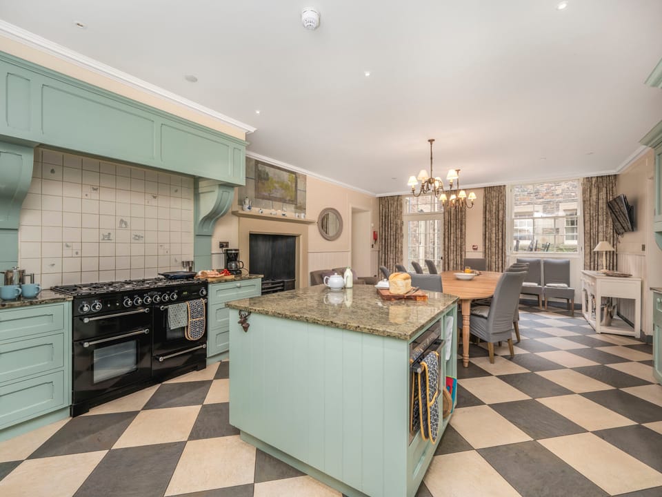 Kitchen / Dining Room