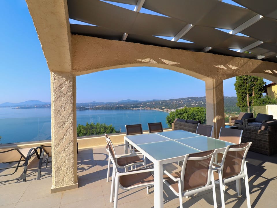 "Faiax" mit eigenem Pool Vacation rental in Corfu, Greece