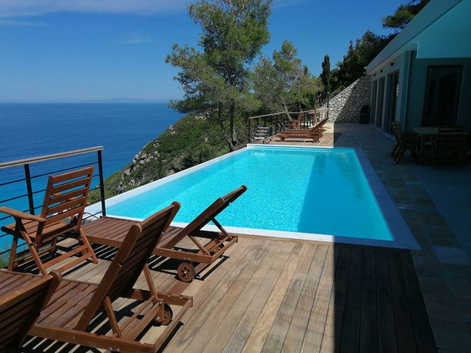Milos Bay Villas- Brandneue moderne Villa mit spektakulärem Blick auf den Stran Vacation rental in Lefkada, Lefkada Municipality, Greece