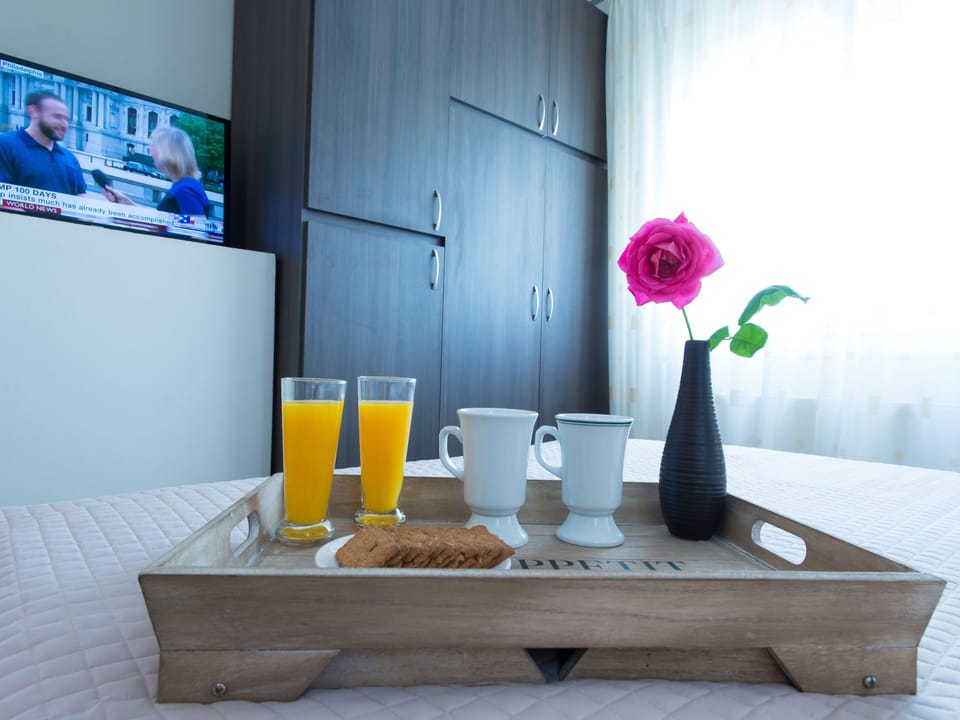 Diamante beachfront suite B Apartment in Peloponnese Region
