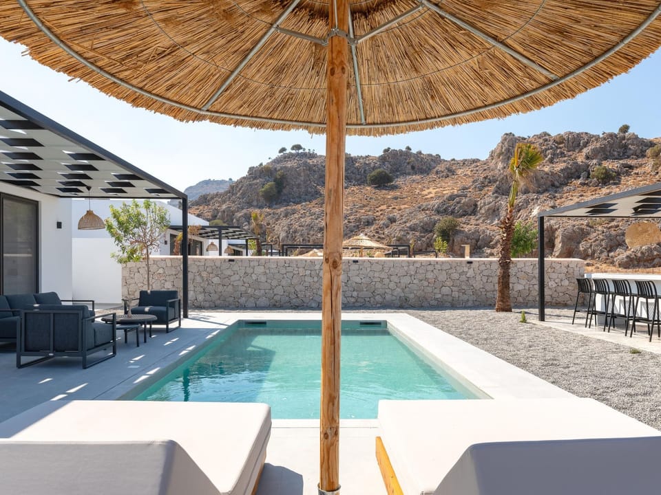 Zen Club Luxus-Villen-Zendo Vacation rental in Kolympia