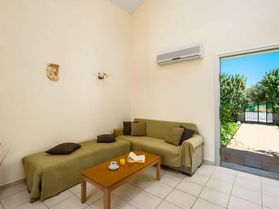 Ferienvilla Athena Classico mit Pool Vacation rental in Kolympia