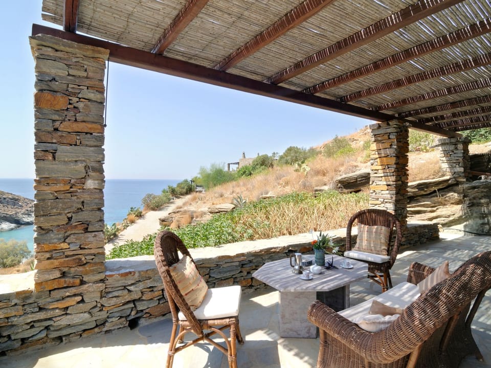 Wohnung in Kea mit Parkplatz im Freien und Blick auf den Sonnenuntergang Apartment in Kea-Kythnos