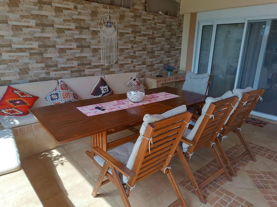 Villa Fay mit privatem Parkplatz in Lardos Vacation rental in Lardos