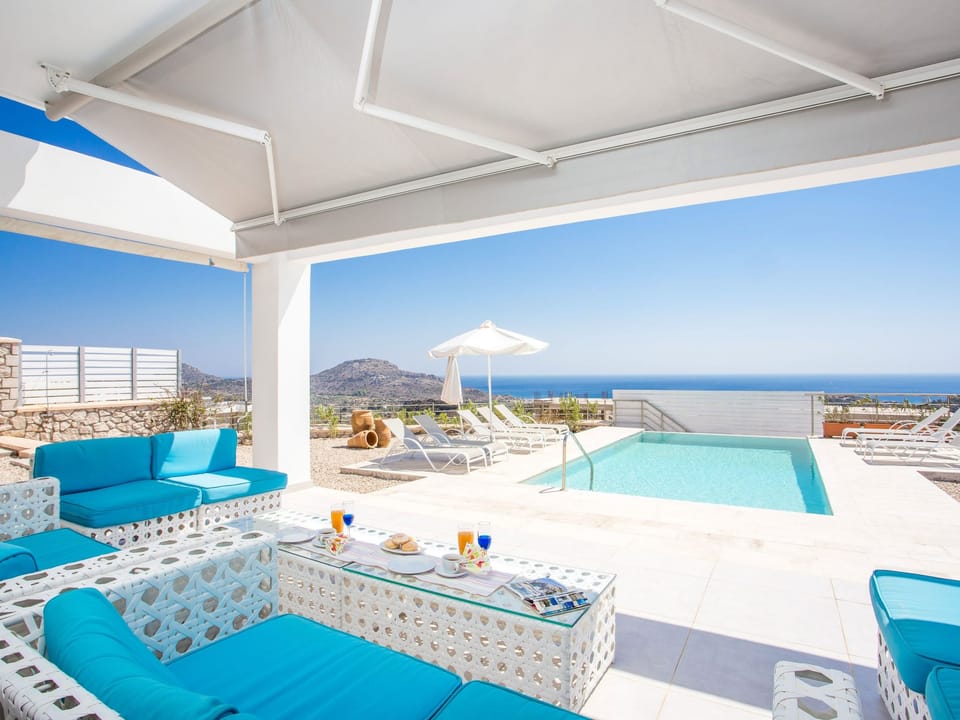 luxuriöse Privatvilla mit 4 Schlafzimmern und privatem Pool Vacation rental in Rhodes, Greece