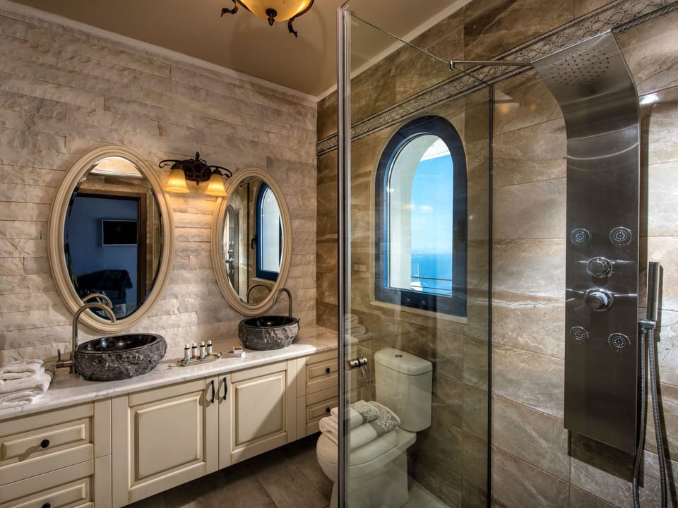 VILLA SANTORINI, WEIN DUNKLES MEER VILLEN Vacation rental in Crete