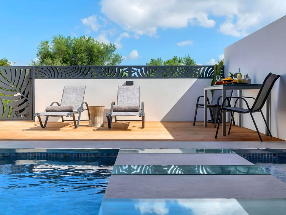 Canes Suite Privater Pool Apartment in Lasithi