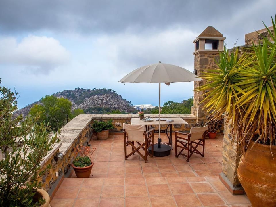 SMARAGDA ART LANDHAUS PANORAMABLICK AUF DAS MITT Vacation rental in Lasithi