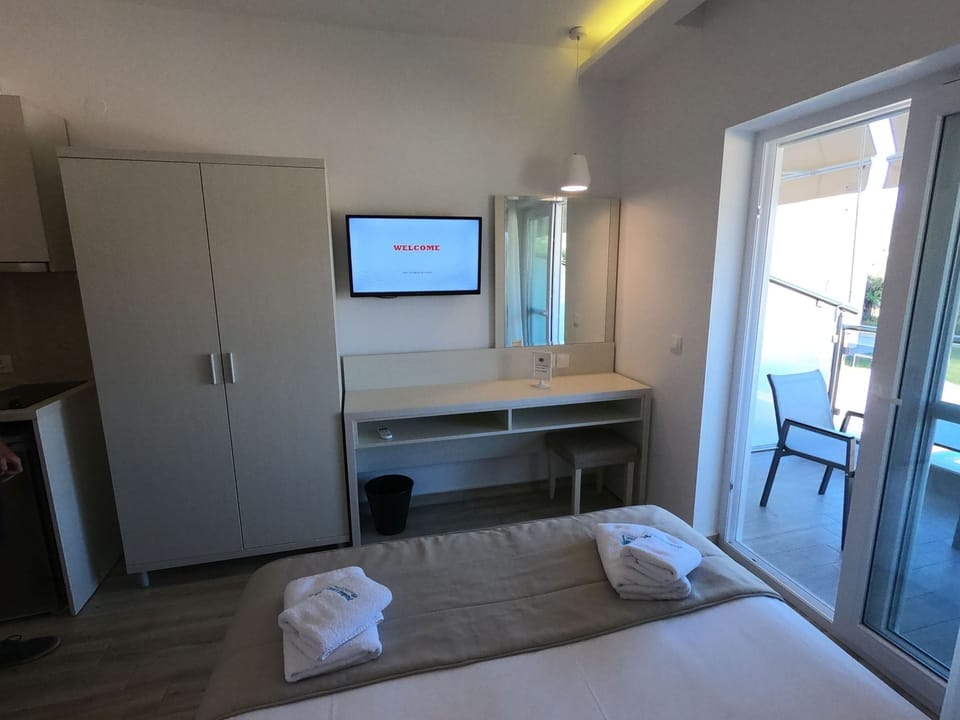 Finikas Garden Studios Pool Garten Apartment in Halkidiki