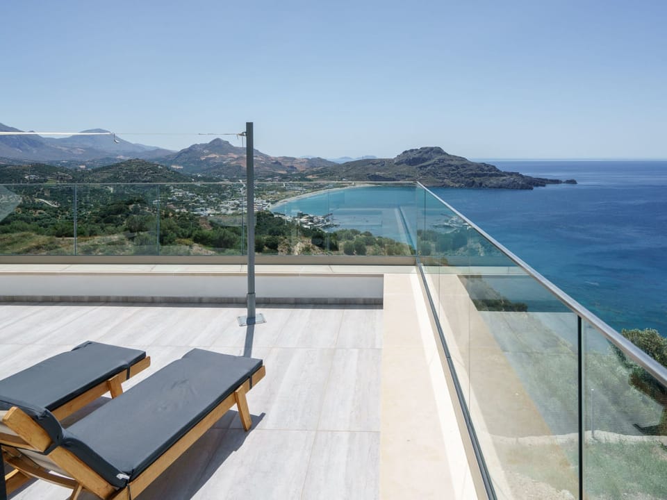 Neue Villa mit privatem Pool und BBQ, 2.5km zum Strand Vacation rental in Crete