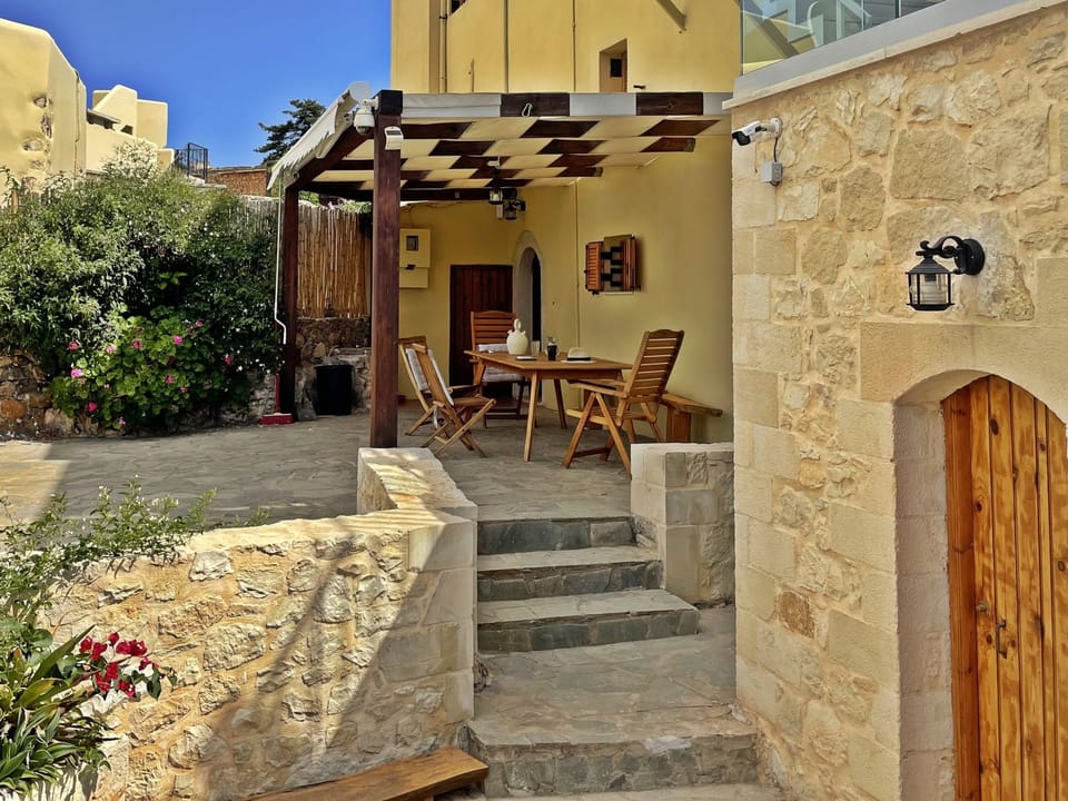 2 Wohnungen mit Garten und Pool Apartment in Crete