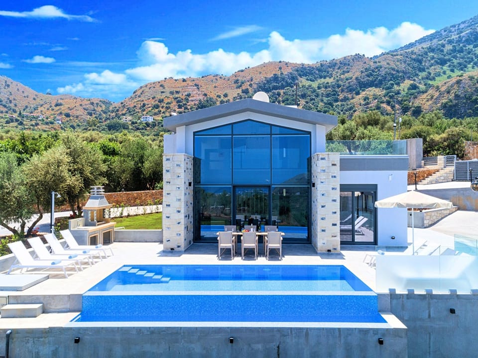 für 30 Personen in Mathes, Kreta (West-Kreta) Vacation rental in Crete