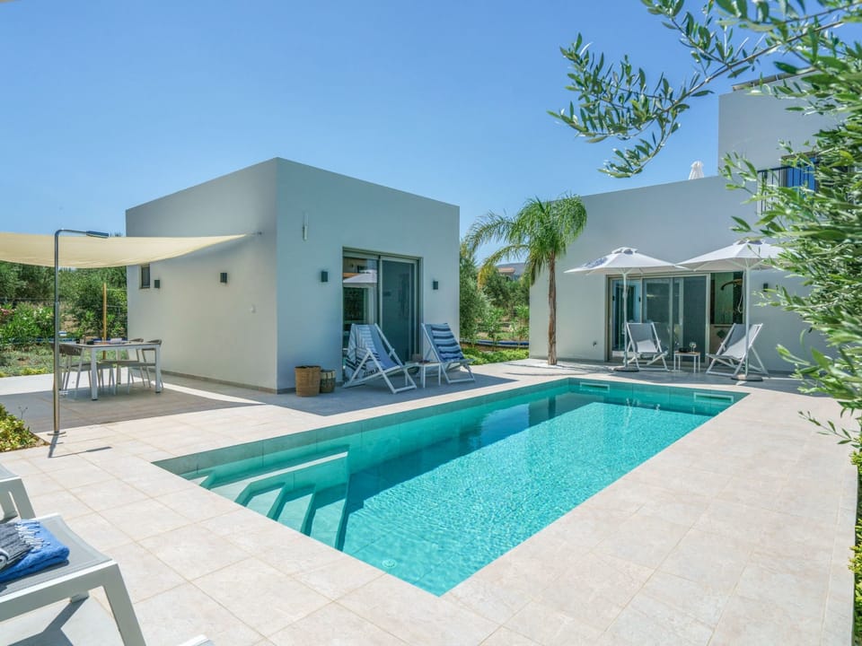 Neue moderne Villa Tessera mit privatem Pool und Grillplatz Vacation rental in Crete