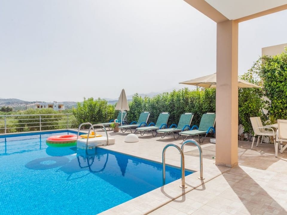 "Zafira" mit Whirlpool Vacation rental in Crete