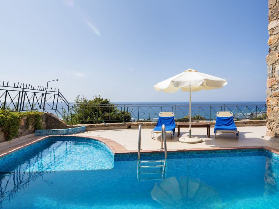 Villa mit privatem Pool in der Nähe von Elafonis Apartment in Grand Est
