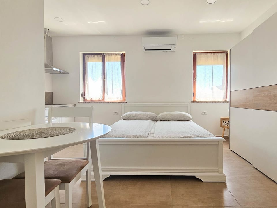 Studio "Dani 3, A2" mit Terrasse Apartment in Istria County