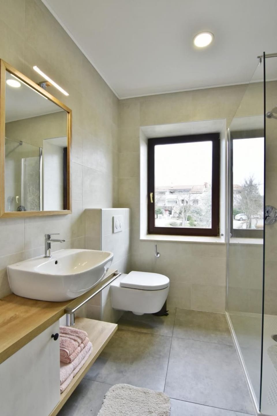 Bathroom / Wellness