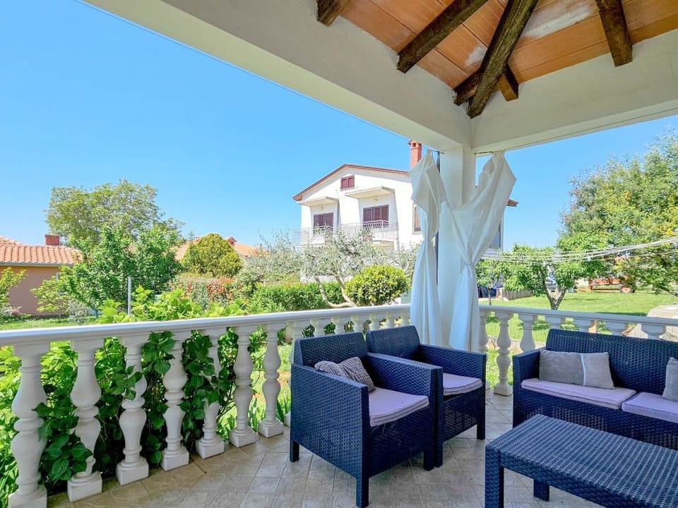 Wunderschönes Appartement in Bužinija mit Schöner Terrasse Apartment in Novigrad
