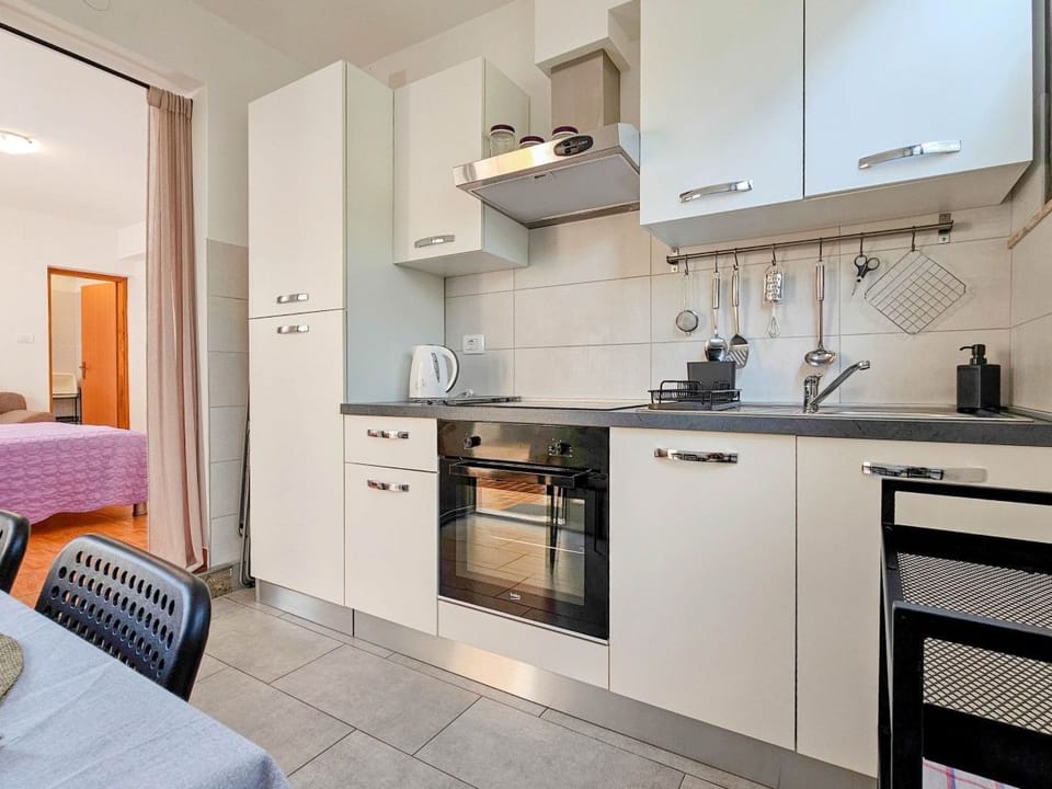 "Vadnov A2" direkt am Strand Apartment in Novigrad