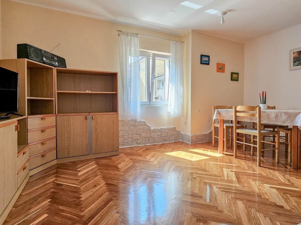 Wohnung in der Altstadt mit Terrasse und Parkplatz Apartment in Novigrad
