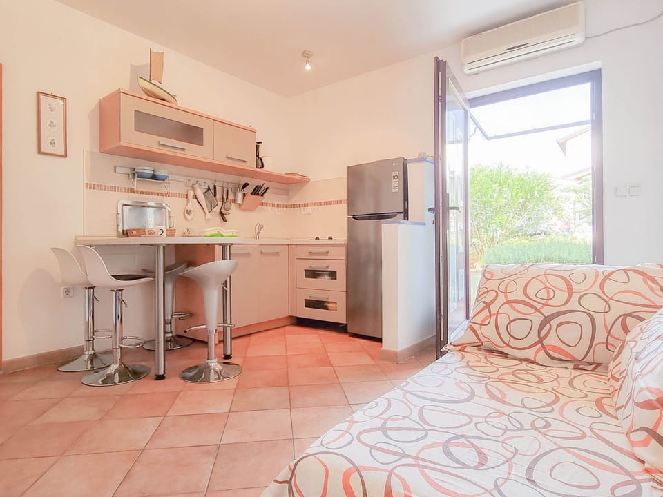 "Maria 4" mit Terrasse Apartment in Novigrad