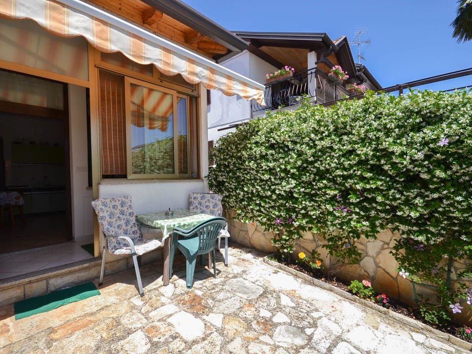 "Vinka 2" mit Terrasse Apartment in Novigrad