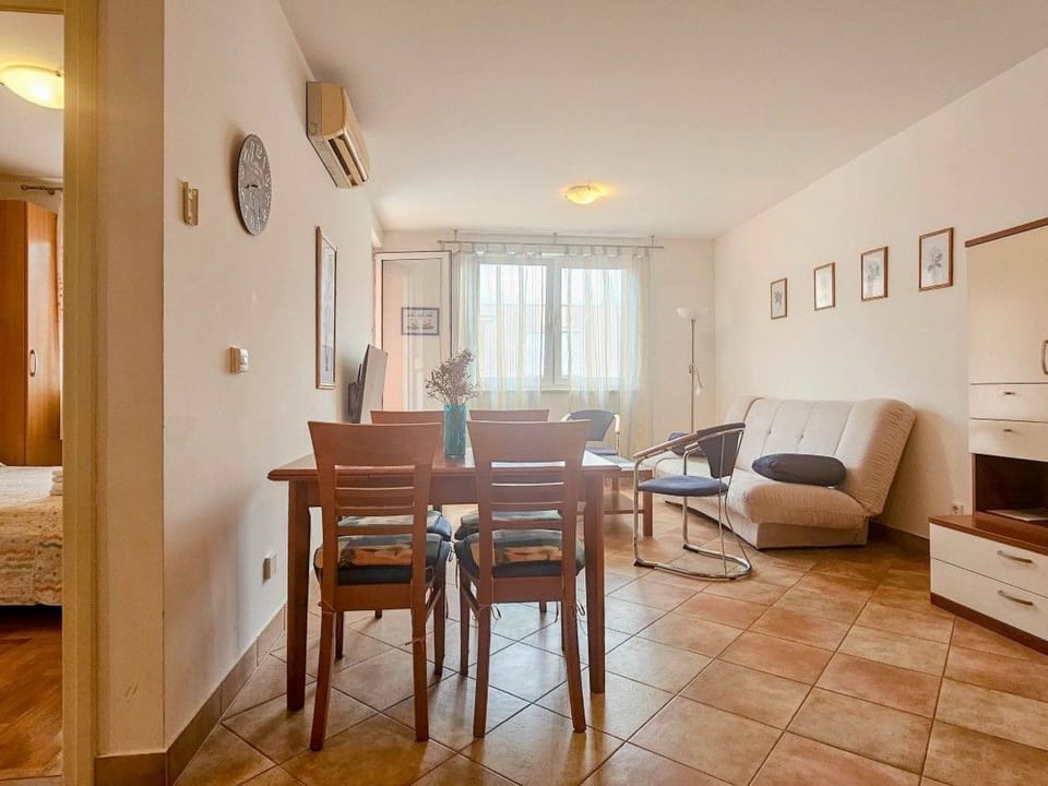 Wohnung "Senka" direkt am Strand Apartment in Novigrad