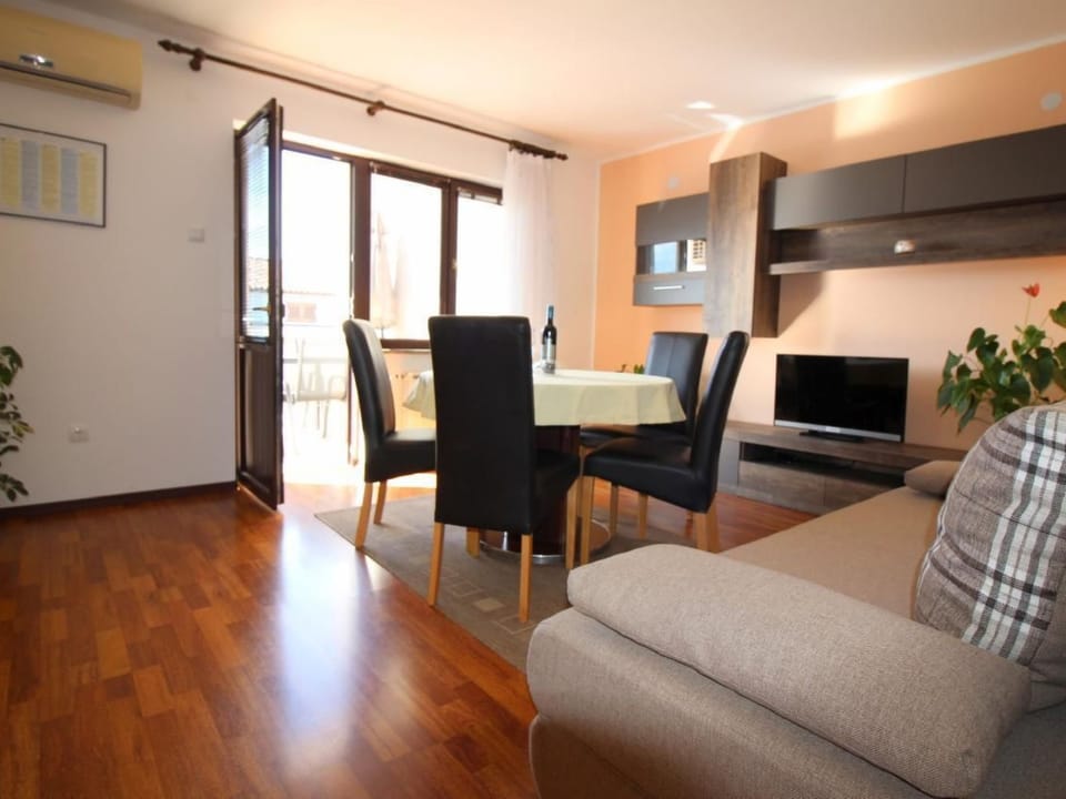 Milka B4 Apartment in Poreč