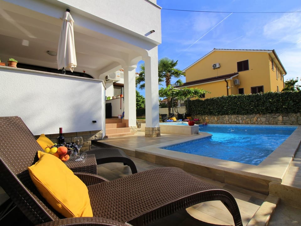 Lili mit Pool, Grill und Parkplatz Apartment in Poreč