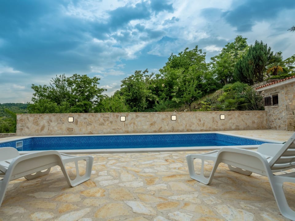 Wunderschön eingerichtete Villa mit Pool und Garten Vacation rental in Istria County