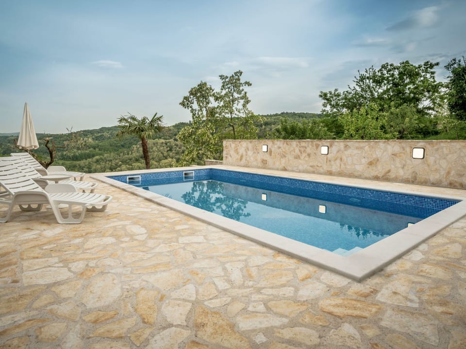 Wunderschön eingerichtete Villa mit Pool und Garten Vacation rental in Istria County