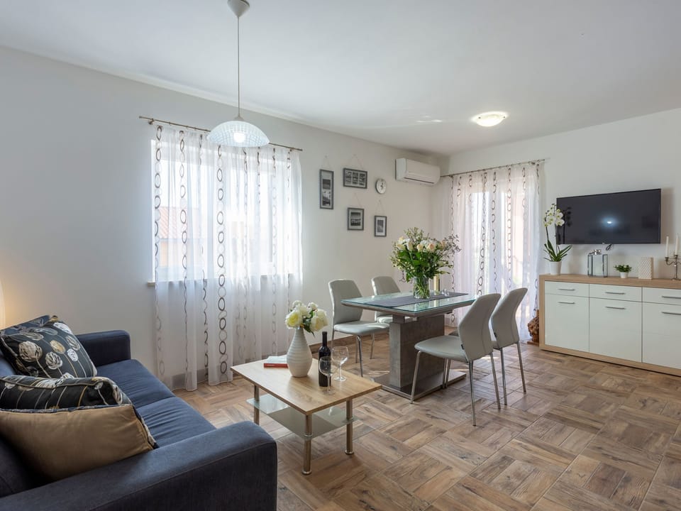 Schöne Wohnung Funtana Nr.2 Apartment in Istria County