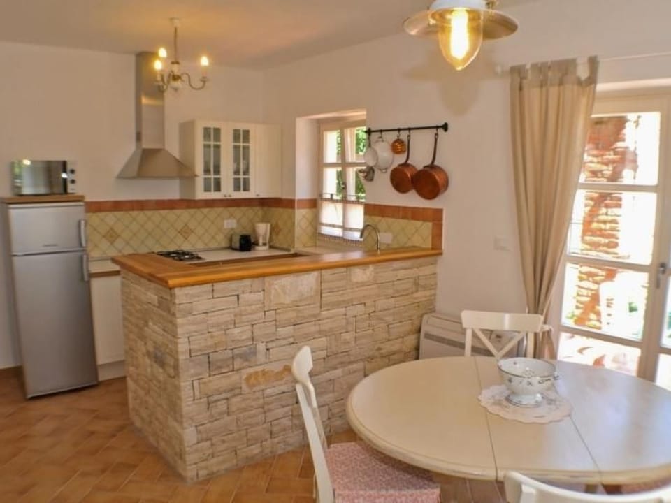 Großzügiges Ferienhaus mit Pool und Sonnenterrasse Vacation rental in Istria County