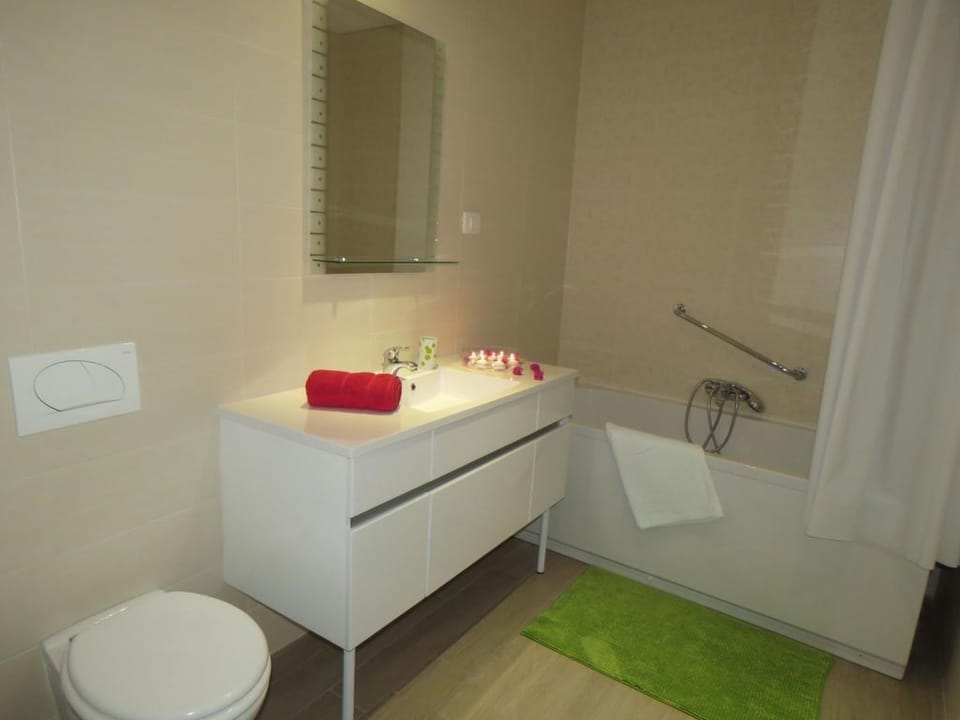 Apartments Villa Urbajs - Comfort Two-Bedroom Apartment with Sea View and Balco Apartment in Istria County