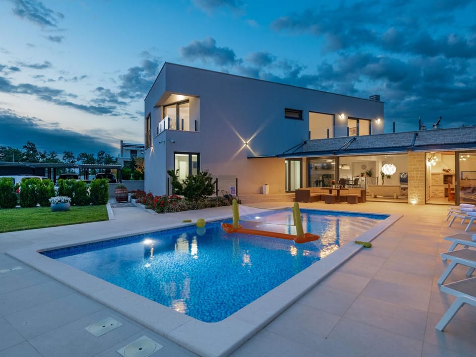 Villa EmMa mit 5 Schlafzimmern und beheiztem Pool Vacation rental in Istria County