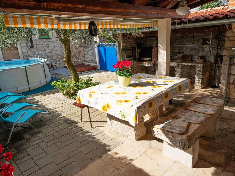 Wunderschönes Haus in Peresiji mit privatem Pool Vacation rental in Istria County