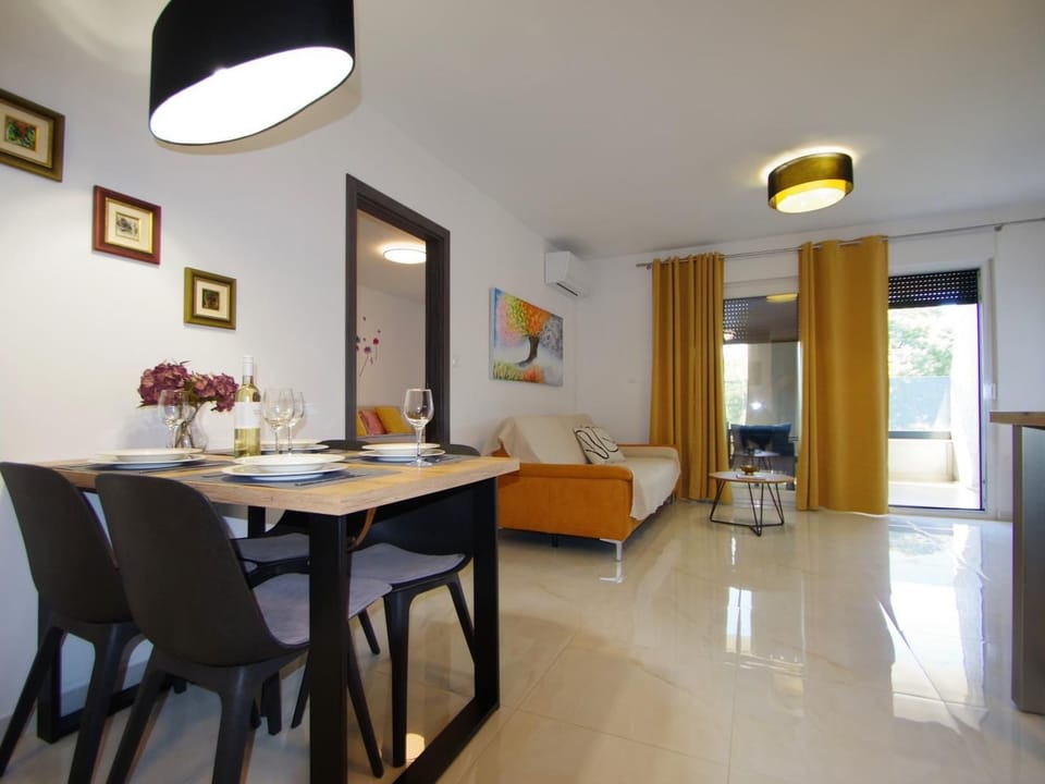 "Modern" Apartment in Pula