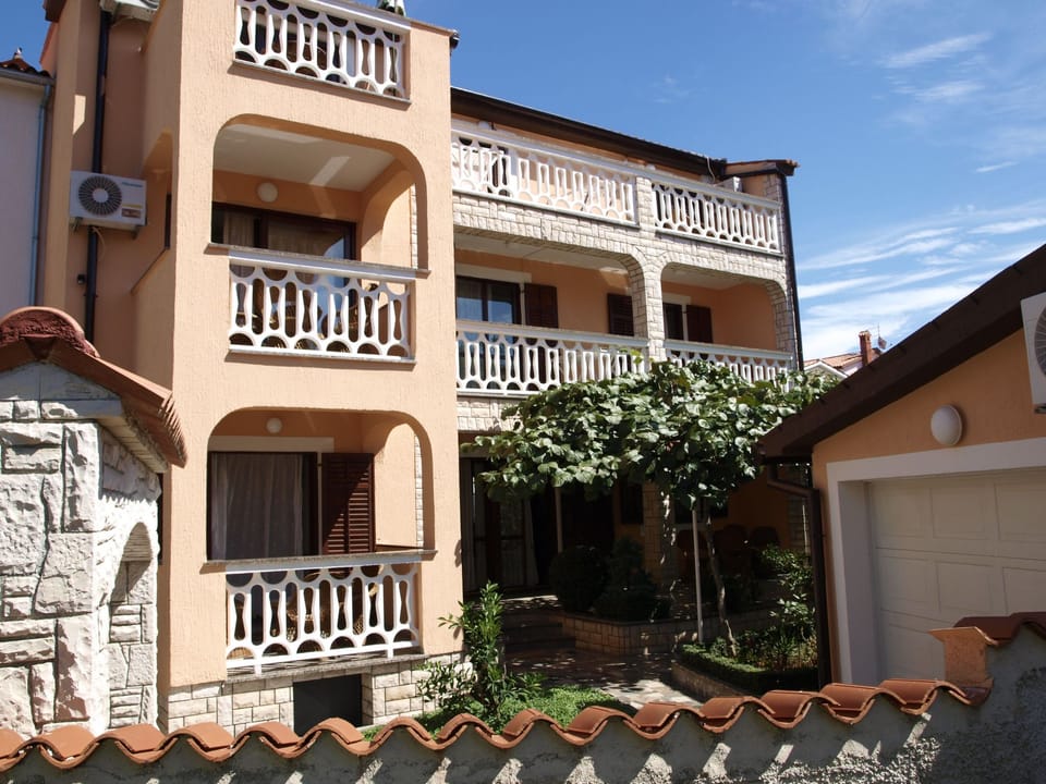 Wohnung in Fažana mit Grill, Garten und Terrasse Apartment in Fažana