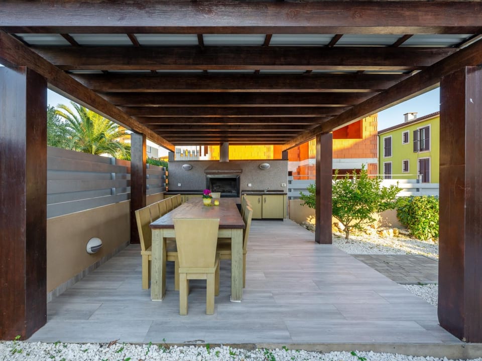 Villa Bellavista für 16 Gäste mit Hockeytisch Vacation rental in Premantura